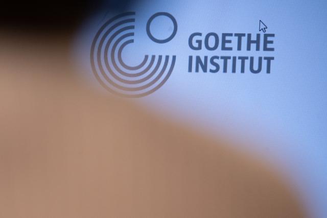 FILED - 23 January 2025, Berlin: Participants are taking an intensive German course at the Goethe Institute. Photo: Sebastian Gollnow/dpa