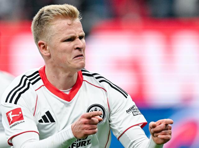 05 April 2026, Hesse, Frankfurt_Main: Eintracht Frankfurt's Jonathan Burkardt celebrates his side's first goal of the game during the German Bundesliga soccer match between Eintracht Frankfurt and 1. FC Cologne at Deutsche Bank Park Photo: Uwe Anspach/dpa - WICHTIGER HINWEIS: Gemäß den Vorgaben der DFL Deutsche Fußball Liga bzw. des DFB Deutscher Fußball-Bund ist es untersagt, in dem Stadion und/oder vom Spiel angefertigte Fotoaufnahmen in Form von Sequenzbildern und/oder videoähnlichen Fotostrecken zu verwerten bzw. verwerten zu lassen.