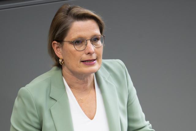 FILED - 27 February 2026, Berlin: Stefanie Hubig, German Minister of Justice and Consumer Protection, speaks during the 60th session of the German Bundestag on the subject of electronic residence surveillance. Photo: Sebastian Gollnow/dpa
