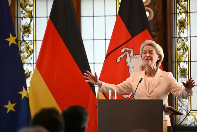 07 April 2026, Lower Saxony, Hanover: Ursula von der Leyen, President of the European Commission, speaks after being awarded the Lower Saxony State Medal by Minister President Olaf Lies. Photo: Shireen Broszies/dpa