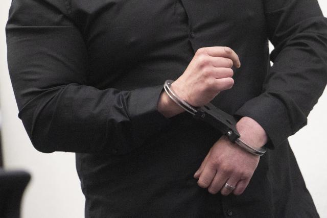 07 April 2026, Baden-Wuerttemberg, Stuttgart: A defendant who was sentenced to 13 years in prison for attempted murder is awaiting sentencing in the trial for the murder of two young women in a courtroom at the Regional Court. The defendants, who were 32, 34, and 25 years old at the time of the crime, are alleged to have arranged an illegal "drag race" in Ludwigsburg a year ago. Photo: Marijan Murat/dpa