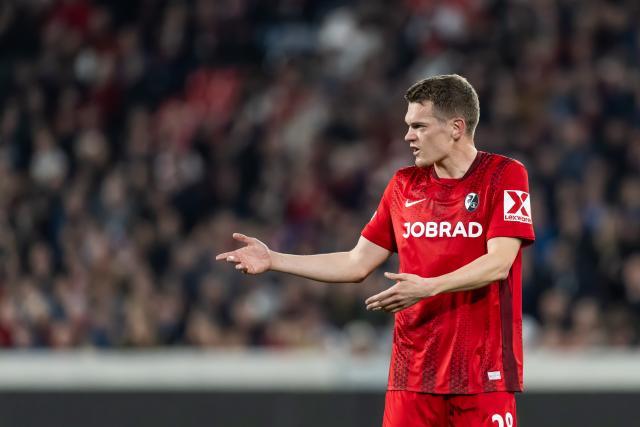 FILED - 19 March 2026, Baden-Wuerttemberg, Freiburg im Breisgau: Freiburg's Matthias Ginter reacts during the UEFA Europa League round of 16 soccer match between SC Freiburg and KRC Genk at Europa-Park Stadium. Photo: Silas Stein/dpa