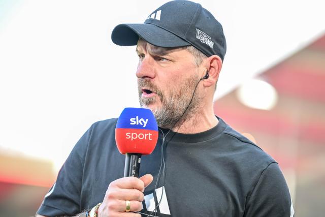 11 April 2026, Baden-Wuerttemberg, Heidenheim: Union Berlin coach Steffen Baumgart speaks during a TV interview ahead of the German Bundesliga soccer match between 1. FC Heidenheim and 1. FC Union Berlin at Voith-Arena. Photo: Harry Langer/dpa - WICHTIGER HINWEIS: Gemäß den Vorgaben der DFL Deutsche Fußball Liga bzw. des DFB Deutscher Fußball-Bund ist es untersagt, in dem Stadion und/oder vom Spiel angefertigte Fotoaufnahmen in Form von Sequenzbildern und/oder videoähnlichen Fotostrecken zu verwerten bzw. verwerten zu lassen.