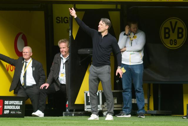 11 April 2026, North Rhine-Westphalia, Dortmund: Borussia Dortmund coach Niko Kovac gestures on the touchline during the German Bundesliga soccer match between Borussia Dortmund and Bayer Leverkusen at Signal Iduna Park. Photo: Bernd Thissen/dpa - WICHTIGER HINWEIS: Gemäß den Vorgaben der DFL Deutsche Fußball Liga bzw. des DFB Deutscher Fußball-Bund ist es untersagt, in dem Stadion und/oder vom Spiel angefertigte Fotoaufnahmen in Form von Sequenzbildern und/oder videoähnlichen Fotostrecken zu verwerten bzw. verwerten zu lassen.