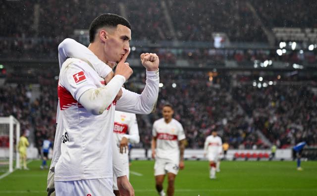 12 April 2026, Baden-Wuerttemberg, Stuttgart: Stuttgart's Bilal El Khannouss celebrates scoring his side's fourth goal during the German Bundesliga soccer match between VfB Stuttgart and Hamburger SV at the MHPArena. Photo: Marijan Murat/dpa - WICHTIGER HINWEIS: Gemäß den Vorgaben der DFL Deutsche Fußball Liga bzw. des DFB Deutscher Fußball-Bund ist es untersagt, in dem Stadion und/oder vom Spiel angefertigte Fotoaufnahmen in Form von Sequenzbildern und/oder videoähnlichen Fotostrecken zu verwerten bzw. verwerten zu lassen.