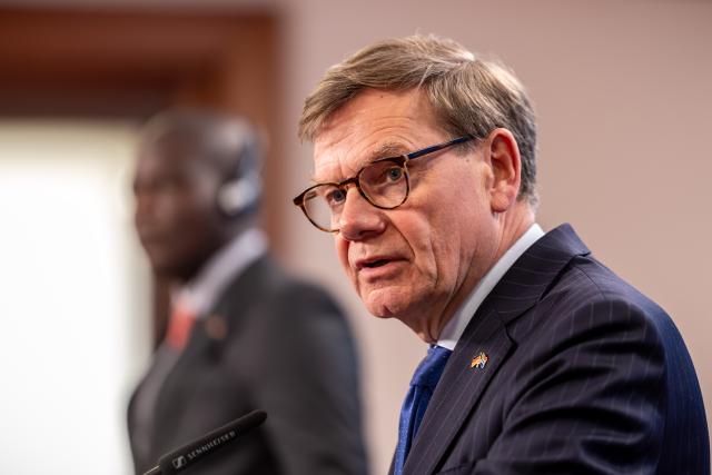 13 April 2026, Berlin: German Minister of Foreign Affairs Johann Wadephul (R) and his South African counterpart Ronald Ozzy Lamola speak during a press conference after the meeting of the Binational Commission. Photo: Michael Kappeler/dpa