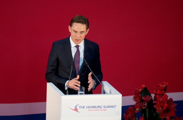 FILED - 24 November 2016, Hamburg: Then Vice President of the EU Commission Jyrki Katainen speaks at the closing event of the Hamburg Summit 'China meets Europe' at the chamber of commerce in Hamburg. Photo: picture alliance / Daniel Reinhardt/dpa