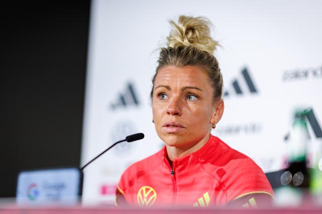 13 April 2026, Bavaria, Nuremberg: Germany's Linda Dallmann attends a press conference, ahead of the FIFA Women's World Cup UEFA qualifiers soccer match against Austria. Photo: Daniel Karmann/dpa