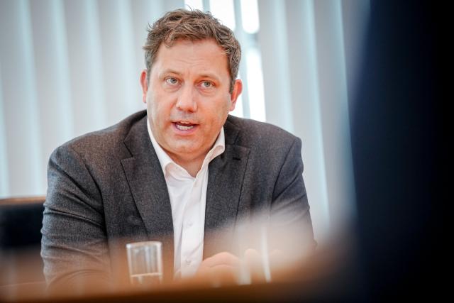 13 April 2026, Berlin: Lars Klingbeil, German Finance Minister, Vice Chancellor and chairman of the Social Democratic Party of Germany (SPD), speaks during an interview with journalists from the German Press Agency (dpa) at the SPD party headquarters in the Willy-Brandt-Haus. Photo: Kay Nietfeld/dpa