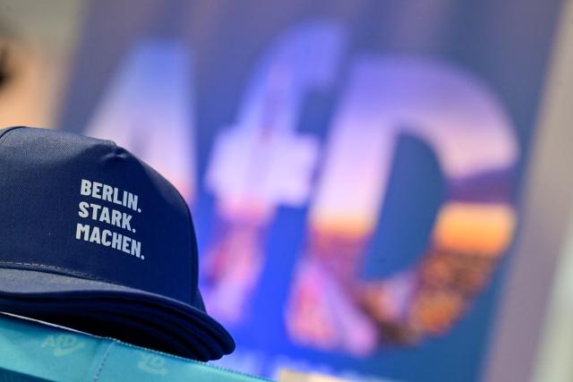 14 April 2026, Berlin: 'Berlin. Strong. Let's do it.' is written on a baseball cap during the presentation of the Alternative for Germany (AfD) Berlin chapter's campaign for the House of Representatives election. Photo: Sebastian Christoph Gollnow/dpa