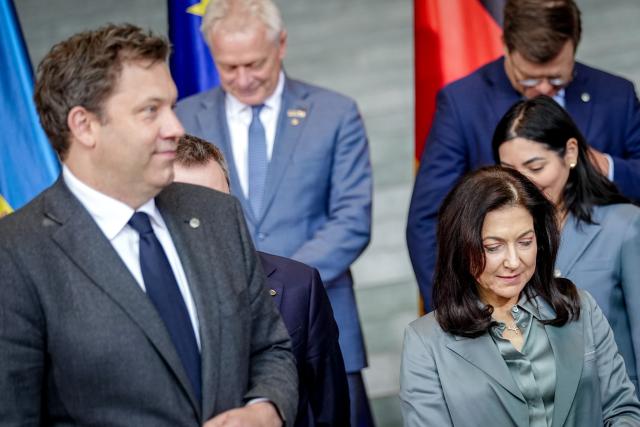 14 April 2026, Berlin: Lars Klingbeil, Germany's Minister of Finance, Vice Chancellor, and Katherina Reiche, Germany's Minister for Economic Affairs and Energy, are seen leaving the group photo with other cabinet members at the Federal Chancellery during the German-Ukrainian government consultations. Photo: Kay Nietfeld/dpa