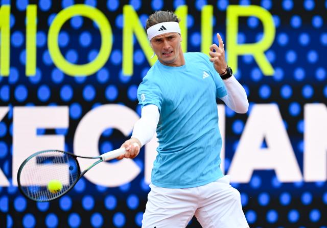 14 April 2026, Bavaria, Munich: German tenni splayer Alexander Zverev in action against Serbia's Miomir Kecmanovic during their men's singles round of 32 tennis match of the ATP Tour BMW Open by Bitpanda tennis tournament in Munich. Photo: Sven Hoppe/dpa
