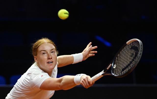 14 April 2026, Baden-Wuerttemberg, Stuttgart: German tennis player Ella Seidel in action against Belgium's Elise Mertens during their women's singles round of 32 match of the Stuttgart Open tennis tournament. Photo: Marijan Murat/dpa