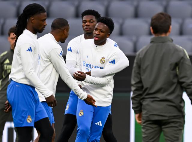 14 April 2026, Bavaria, Munich: Real Madrid's Vinicius Junior (C) in action during the team's training session ahead of Wednesday's UEFA Champions League second leg quarter-final soccer match against Bayern Munich. Photo: Sven Hoppe/dpa