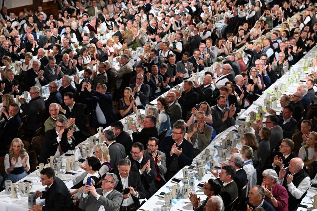 14 April 2026, Bavaria, Munich: A view of the 2026 Maibock tapping ceremony in the Hofbraeuhaus ballroom. Photo: Felix Hörhager/dpa
