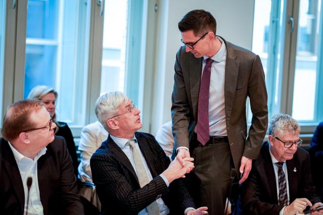 15 April 2026, Berlin: Sepp Mueller (2nd R), committee chair, and Mathias Middelberg (2nd L) attend the fourth meeting of a task force formed by the CDU/CSU and SPD parliamentary groups to discuss the economic impact of the war in Iran. Photo: Kay Nietfeld/dpa
