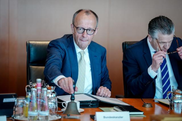 15 April 2026, Berlin: German Chancellor Friedrich Merz and Thorsten Frei , Head of the Federal Chancellery and Federal Minister for Special Tasks, are attending the Federal Cabinet meeting at the Federal Chancellery. Photo: Kay Nietfeld/dpa