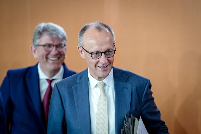 15 April 2026, Berlin: German Chancellor Friedrich Merz and Wolfram Weimer, Minister of State for Culture and the Media, take part in the meeting of the Federal Cabinet in the Federal Chancellery. Photo: Kay Nietfeld/dpa