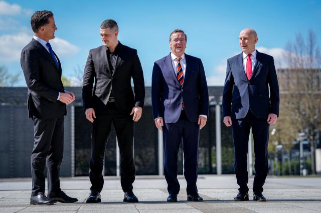 15 April 2026, Berlin: (L-R) Mark Rutte, Secretary General of NATO, Mychajlo Fedorow, Minister of Defense of Ukraine, Boris Pistorius, German Minister of Defense, and John Healey, Minister of Defense of Britain, stand together for a photo at the meeting of the Ukraine Contact Group in front of the Federal Ministry of Defense. Photo: Kay Nietfeld/dpa
