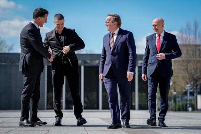15 April 2026, Berlin: (L-R) Mark Rutte, Secretary General of NATO, Mychajlo Fedorow, Minister of Defense of Ukraine, Boris Pistorius, German Minister of Defense, and John Healey, Minister of Defense of Britain, stand together for a photo at the meeting of the Ukraine Contact Group in front of the Federal Ministry of Defense. Photo: Kay Nietfeld/dpa