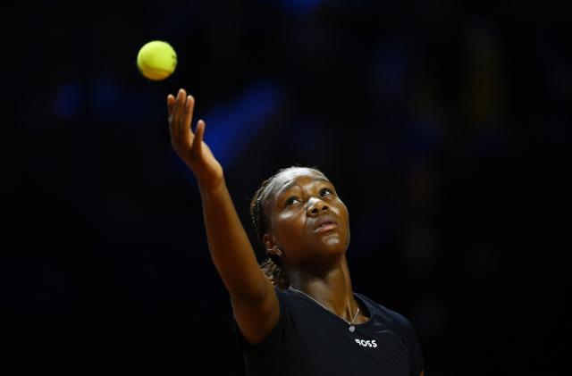 15 April 2026, Baden-Wuerttemberg, Stuttgart: Germany's Noma Noha Akugue in action against US' Alycia Parks during their women's singles round of 32 match at the Stuttgart Open tennis tournament. Photo: Marijan Murat/dpa