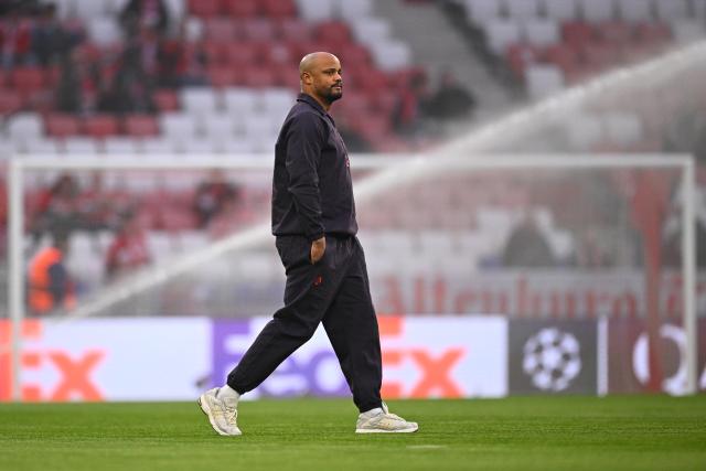 15 April 2026, Bavaria, Munich: Bayern Munich coach Vincent Kompany inspects the pitch prior to the start of the UEFA Champions League Quarterfinal Second Leg soccer match between Bayern Munich and Real Madrid at Allianz Arena. Photo: Tom Weller/dpa