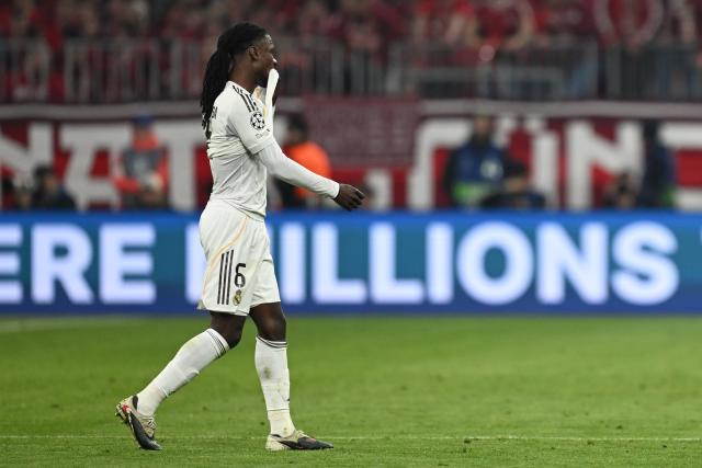 15 April 2026, Bavaria, Munich: Real Madrid's Eduardo Camavinga is sent off after receiving a red card during the UEFA Champions League Quarterfinal Second Leg soccer match between Bayern Munich and Real Madrid at Allianz Arena. Photo: Sven Hoppe/dpa