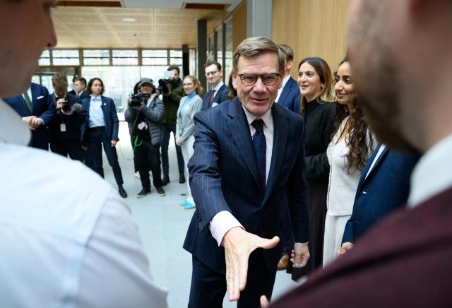 16 April 2026, Berlin: Johann Wadephul, Germany's Foreign Minister, welcomes alumni to the "New Koenigswinter Future Lab" at the Office of the State of North Rhine-Westphalia to the Federal Government. Photo: Bernd von Jutrczenka/dpa