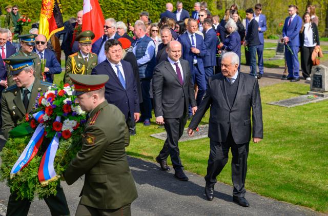 16 April 2026, Brandenburg, Seelow: Sergey J. Nechayev (R), the Russian ambassador to Germany, attends a commemorative event marking the 81st anniversary of the Battle of the Seelow Heights at the Seelow Heights Memorial and Museum. The attack in April 1945 went down in history as the fiercest battle of World War II fought on German soil. Photo: Patrick Pleul/dpa