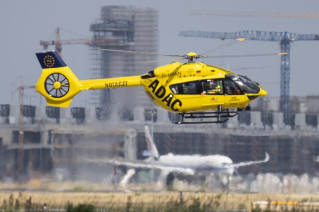 FILED - 13 June 2022, Hessen, Frankfurt/Main: A rescue helicopter takes off from Frankfurt Airport, carrying a patient from Ukraine who had arrived shortly before from Poland on a Medevac airbus operated by the German Armed Forces. Photo: Boris Roessler/dpa