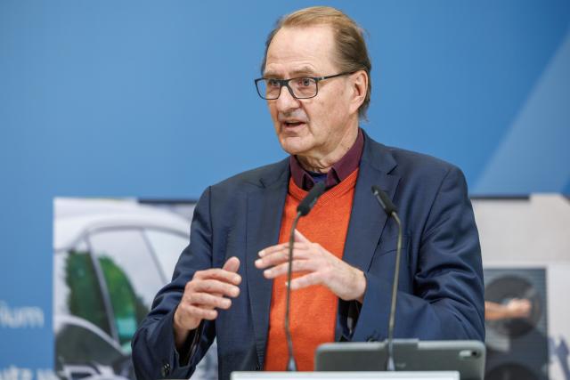 FILED - 14 March 2026, Berlin: UBA President Dirk Messner speaks at the presentation of the Climate Balance 2025 and future developments at the Federal Environment Ministry. Photo: Andreas Gora/dpa