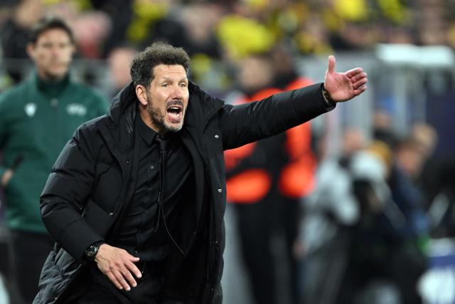 FILED - 16 April 2024, North Rhine-Westphalia, Dortmund: Atletico Madrid coach Diego Simeone reacts on the touchline during the 2024 UEFA Champions League quarter-final, second leg, soccer match between Borussia Dortmund and Atletico Madrid at Signal Iduna Park. Photo: Federico Gambarini/dpa