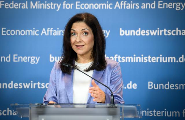 16 April 2026, Berlin: German Minister for Economic Affairs and Energy, Katherina Reiche, speaks during a press conference at the Federal Ministry for Economic Affairs and Energy. Photo: Bernd von Jutrczenka/dpa