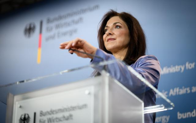 16 April 2026, Berlin: German Minister for Economic Affairs and Energy, Katherina Reiche, speaks during a press conference at the Federal Ministry for Economic Affairs and Energy. Photo: Bernd von Jutrczenka/dpa