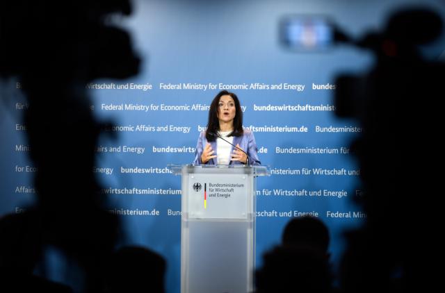 16 April 2026, Berlin: German Minister for Economic Affairs and Energy, Katherina Reiche, speaks during a press conference at the Federal Ministry for Economic Affairs and Energy. Photo: Bernd von Jutrczenka/dpa