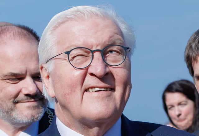 16 April 2026, Mecklenburg-Western Pomerania, Stralsund: German President Frank-Walter Steinmeier looks toward the Ozeaneum building, as part of his "Local Time Germany" tour. Photo: Jens Büttner/dpa