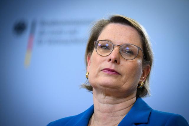 17 April 2026, Berlin: Stefanie Hubig, German Minister of Justice and Consumer Protection, speaks at a press conference on current issues, including a draft law for better protection against "digital violence". Photo: Bernd von Jutrczenka/dpa