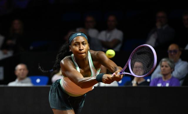 17 April 2026, Baden-Wuerttemberg, Stuttgart: US tennis player Coco Gauff in action against Czech Republic's Karolina Muchova during their women's singles quarterfinal match of the Stuttgart Open tennis tournament. Photo: Katharina Kausche/dpa