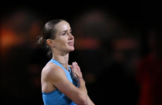 17 April 2026, Baden-Wuerttemberg, Stuttgart: Ukrainian tennis player Elina Svitolina celebrates defeating Czech Republic's Linda Noskova during their women's singles quarterfinal match of the Stuttgart Open tennis tournament. Photo: Marijan Murat/dpa