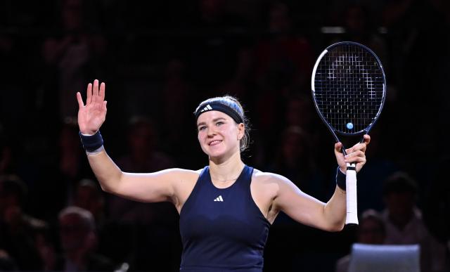 17 April 2026, Baden-Wuerttemberg, Stuttgart: Czech tennis player Karolina Muchova celebrates defeating US Coco Gauff during their women's singles quarterfinal match of the Stuttgart Open tennis tournament. Photo: Katharina Kausche/dpa