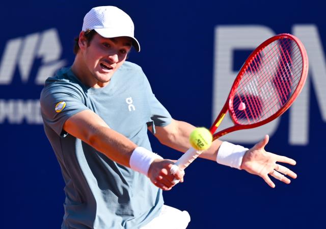 17 April 2026, Bavaria, Munich: Brazilian tennis player Joao Fonseca in action against US Ben Shelton during their men's singles quarterfinal match at the ATP Tour BMW Open by Bitpanda in Munich. Photo: Sven Hoppe/dpa