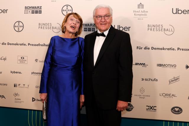 17 April 2026, Berlin: German President Frank-Walter Steinmeier and his wife Elke Buedenbender arrive to attend the 73rd Federal Press Ball. Photo: Carsten Koall/dpa