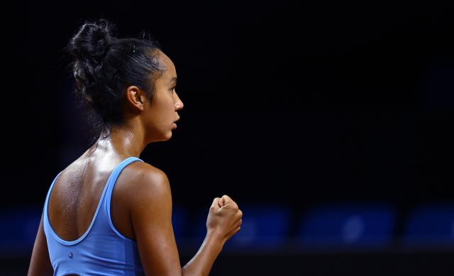 17 April 2026, Baden-Wuerttemberg, Stuttgart: Canadian tennis player Leylah Fernandez celebrates a point against Kazakhstan's Elena Rybakina during their women's singles quarterfinal match of the Stuttgart Open tennis tournament. Photo: Marijan Murat/dpa
