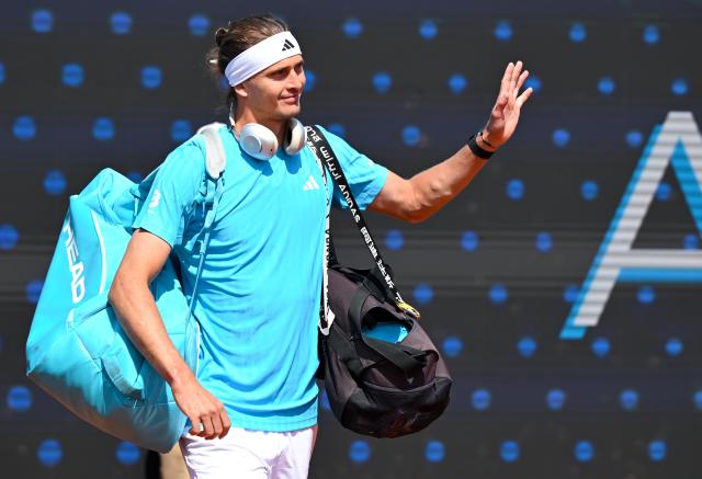 18 April 2026, Bavaria, Munich: German tennis player Alexander Zverev arrives for his men's singles semifinal match against Italy's Flavio Cobolli at the BMW Open by Bitpanda in Munich. Photo: Sven Hoppe/dpa