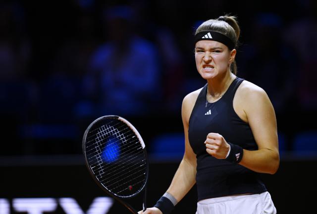 18 April 2026, Baden-Wuerttemberg, Stuttgart: Czech tennis player Karolina Muchova celebrates defeating Ukraine's Elina Svitolina during their women's singles semifinal match of the Stuttgart Open tennis tournament. Photo: Marijan Murat/dpa