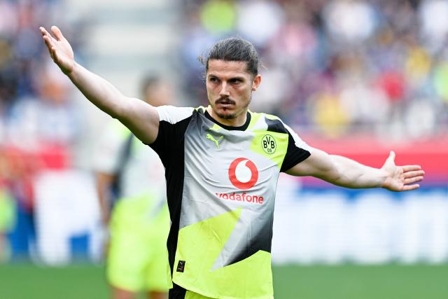 18 April 2026, Baden-Wuerttemberg, Sinsheim: Borussia Dortmund's Marcel Sabitzer gestures during the German Bundesliga soccer match between TSG 1899 Hoffenheim and Borussia Dortmund at PreZero Arena. Photo: Uwe Anspach/dpa - WICHTIGER HINWEIS: Gemäß den Vorgaben der DFL Deutsche Fußball Liga bzw. des DFB Deutscher Fußball-Bund ist es untersagt, in dem Stadion und/oder vom Spiel angefertigte Fotoaufnahmen in Form von Sequenzbildern und/oder videoähnlichen Fotostrecken zu verwerten bzw. verwerten zu lassen.