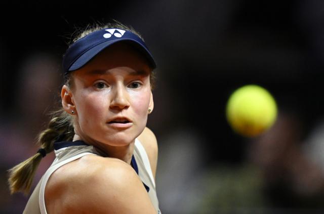18 April 2026, Baden-Wuerttemberg, Stuttgart: Kazakhstani tennis player Elena Rybakina in action against Russia's Mirra Andreeva during their women's singles semifinal match of the Stuttgart Open tennis tournament. Photo: Marijan Murat/dpa