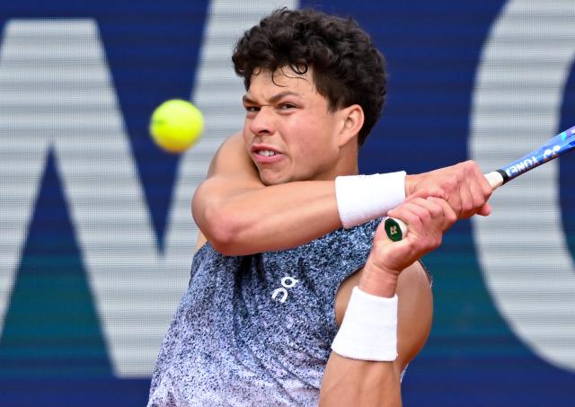 19 April 2026, Bavaria, Munich: US tennis player Ben Shelton in action in action against Italy's Flavio Cobolli during their men's singles final match of the ATP Tour BMW Open by Bitpanda in Munich. Photo: Sven Hoppe/dpa