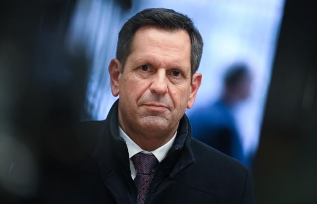 FILED - 30 January 2026, Berlin: Olaf Lies, Minister-President of Lower Saxony, speaks to journalists before the start of the Bundesrat plenary session. Photo: Britta Pedersen/dpa