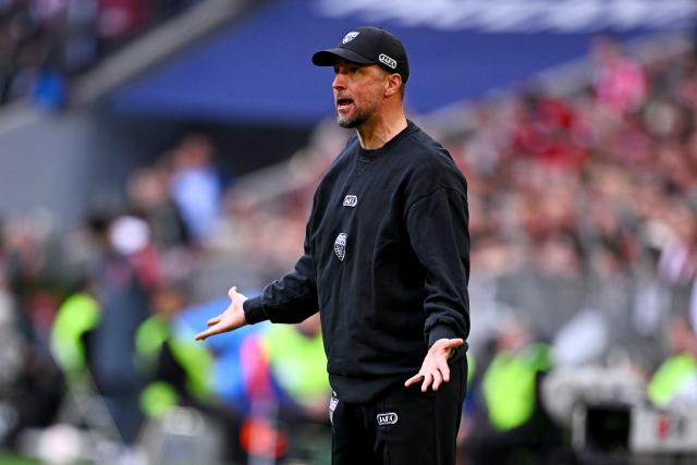 19 April 2026, Bavaria, Munich: Stuttgart coach Sebastian Hoeness gestures from the touchline during the German Bundesliga soccer match between Bayern Munich and VfB Stuttgart at the Allianz Arena. Photo: Tom Weller/dpa - IMPORTANT NOTICE: DFL and DFB regulations prohibit any use of photographs as image sequences and/or quasi-video.